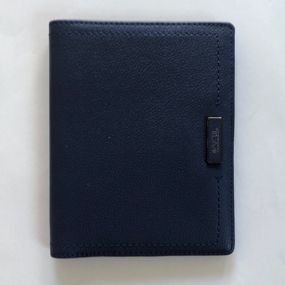 NWT Parker SLG Blue Leather Passport Case 5.75”x3.75”